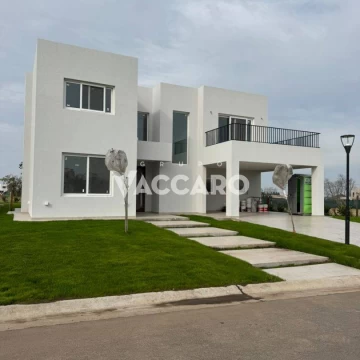 Casa en venta Village Plaza