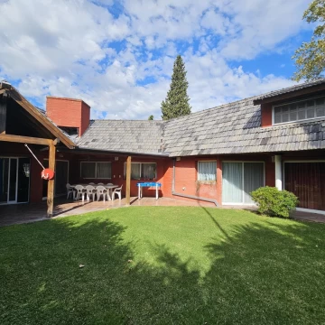 CASA en COUNTRY GOLF " MI REFUGIO" - CANNING.