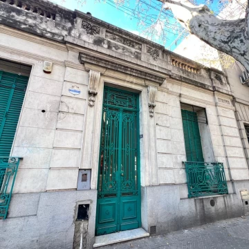 Venta Lote 10x30 PB 6 con Casa Uso Comercial Rosario Entre Rios 1733 y Avenida Pellegrini