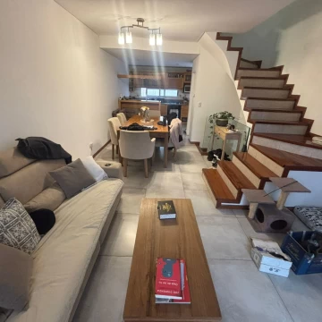 VENDE DUPLEX 3 AMBIENTES CON COCHERA DOBLE TERRAZA Y PATIO VILLA PUEYRREDON