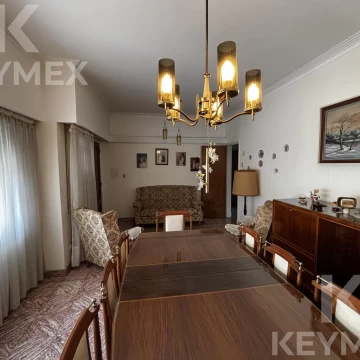 Casa 4 ambientes con parque en venta APTA BANCO | Azul