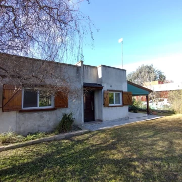 Venta Casa 3 dormitorios, 2 baños, pileta, calle Moreno al 700, Parque Sakura, Exaltación de la Cruz