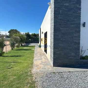 Casa en alquiler en Progreso con 3 dormitorios ideal empresa