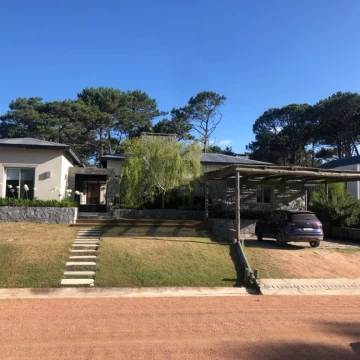 Casa en Pinar del Faro, José Ignacio – 3 suites, piscina y amplia galería