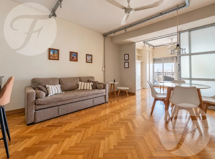 Amplio monoambiente al frente, amoblado y con balcon - Av. Cordoba