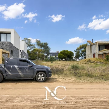 Lote en  venta en Costa Esmeralda, cerca del mar