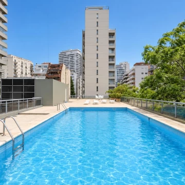 ALQUILER 3 AMBIENTES AMOBLADO, PISO ALTO, COCHERA Y AMENITIES – TORRE BULNES