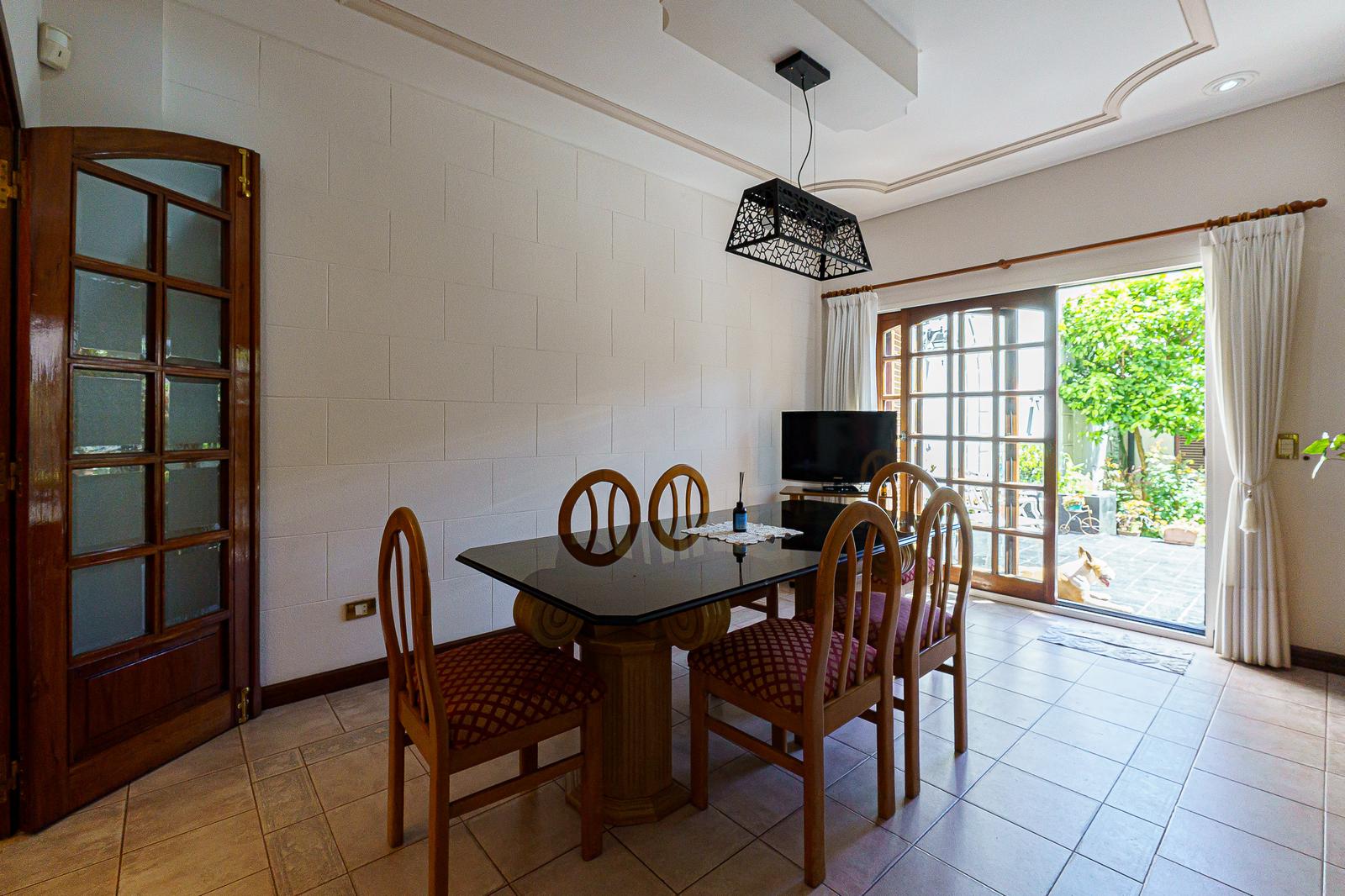 Casa de 4 dormitorios en Villa Luro, foto 4