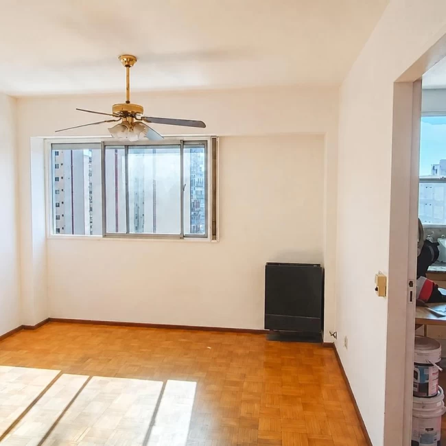 Departamento de 2 ambientes en centro de Quilmes muy luminoso venta