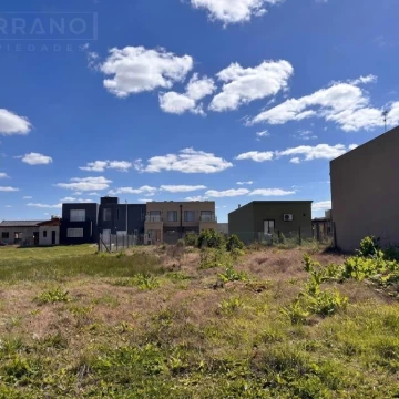 Terreno en venta Capilla del Señor Las Marias.