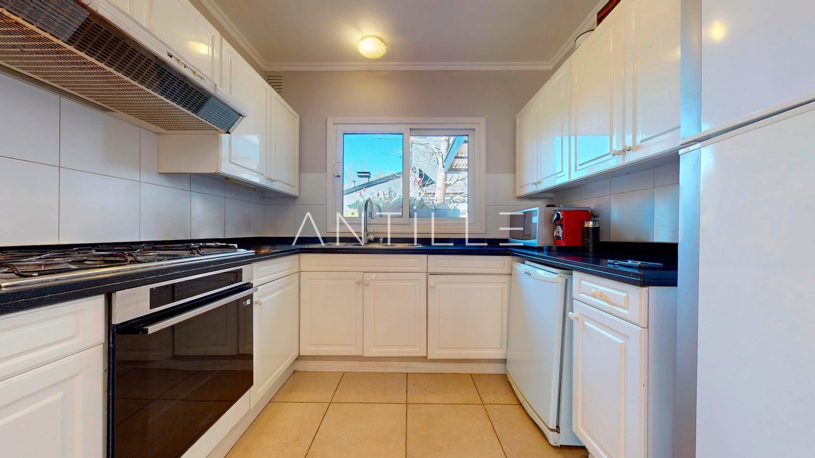 COCINA CASA EN VENTA EN ABRIL CLUB DE CAMPO, HUDSON