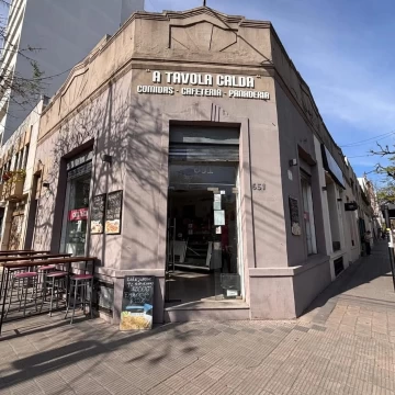 Venta en block de locales, más dto. La Plata
