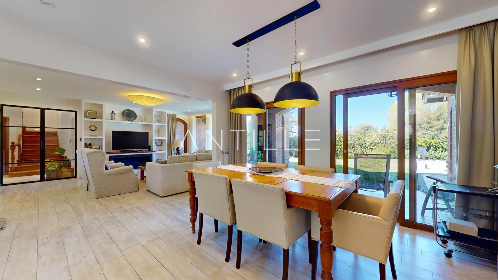 COMEDOR CASA EN VENTA EN ABRIL LCUB DE CAMPO, HUDSON