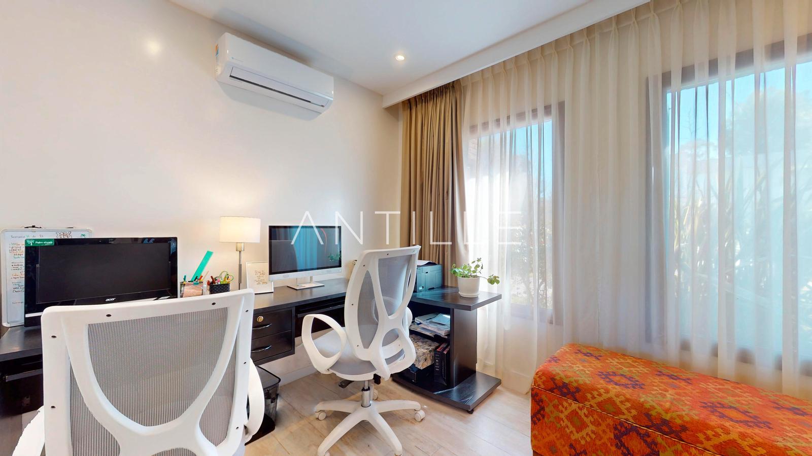 ESCRITORIO CASA EN VENTA EN ABRIL CLUB DE CAMPO, HUDSON
