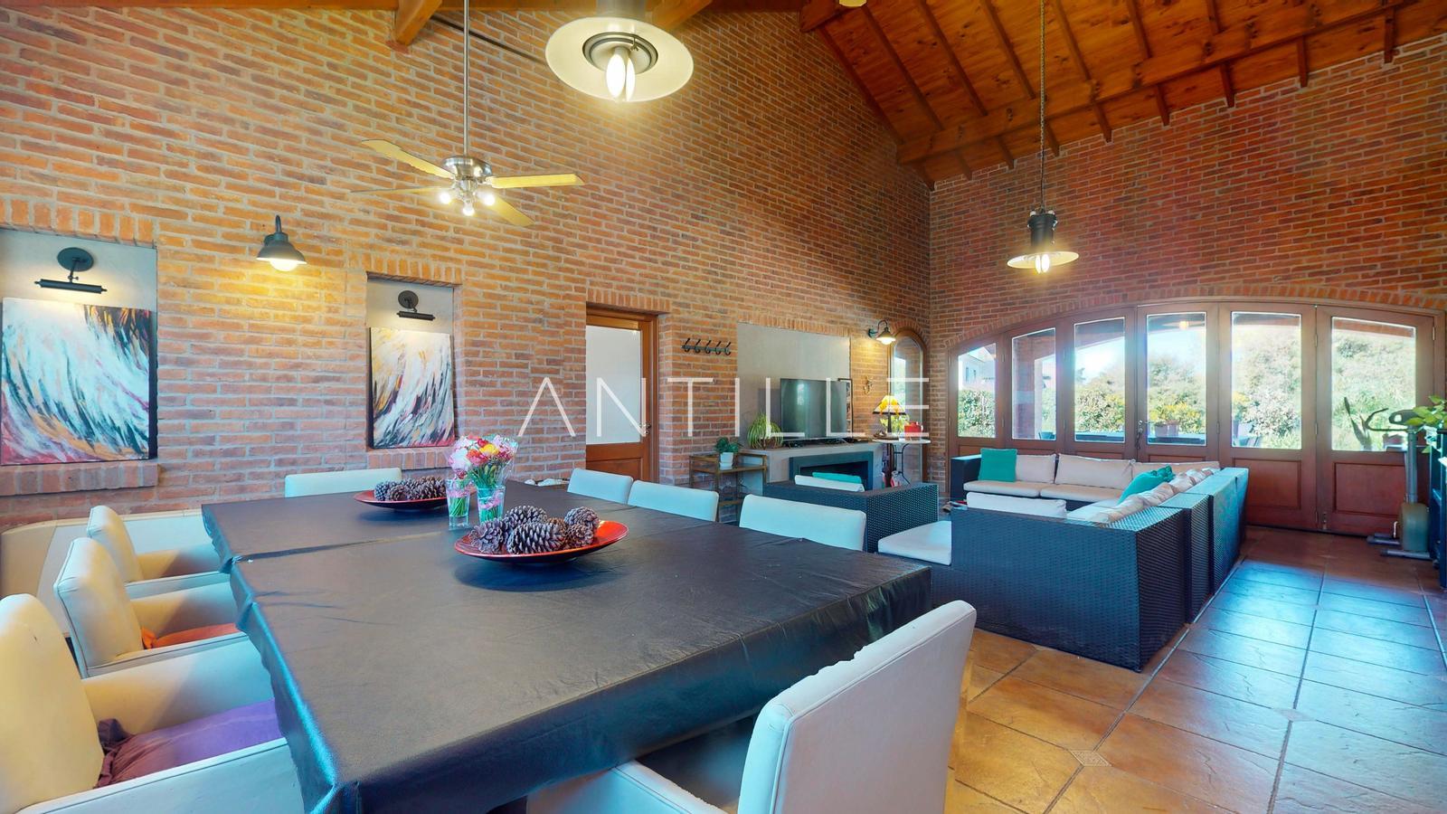 COMEDOR CASA EN VENTA EN ABRIL CLUB DE CAMPO, HUDSON
