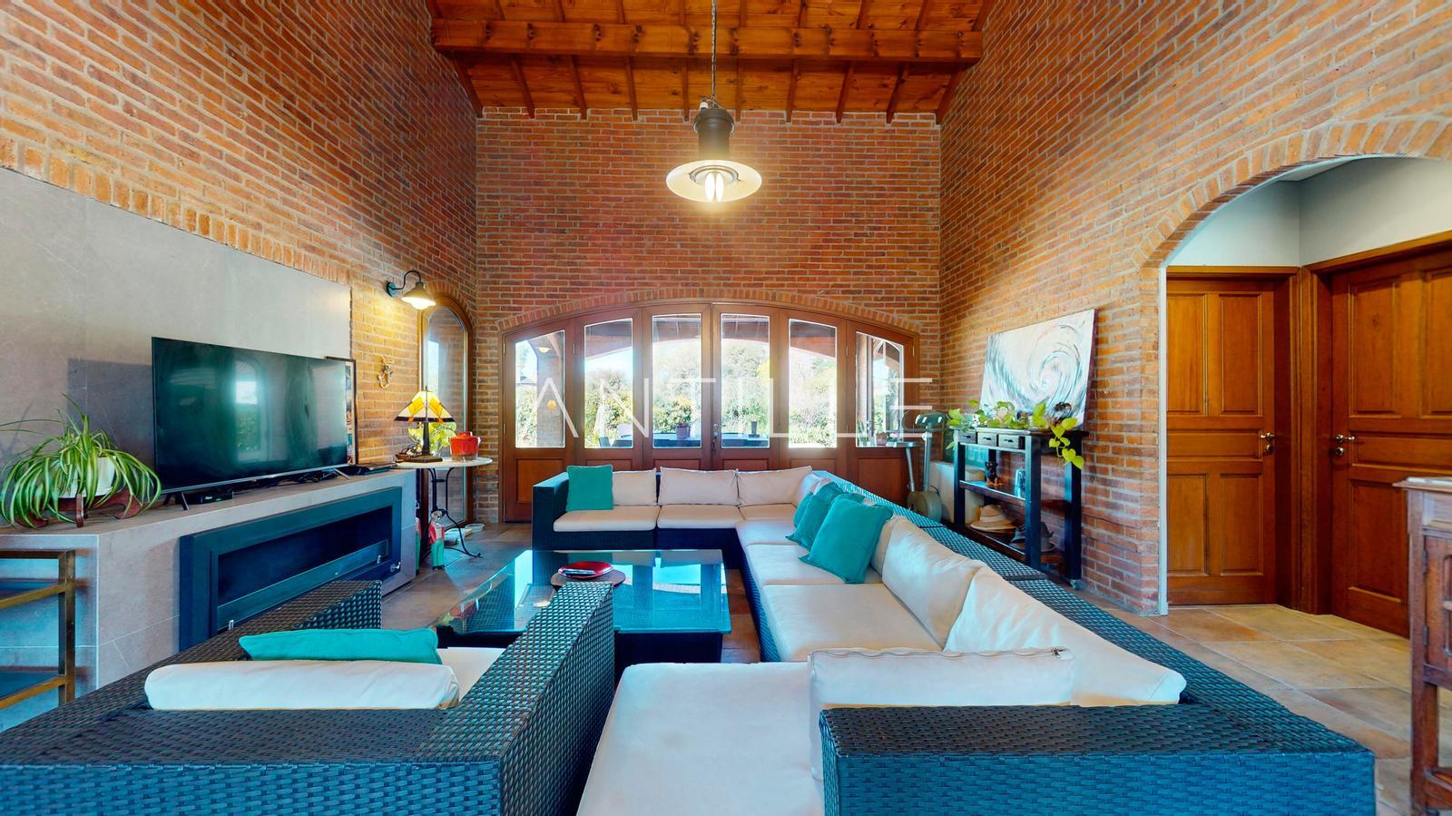 SALA CASA EN VENTA EN ABRIL CLUB DE CAMPO, HUDSON