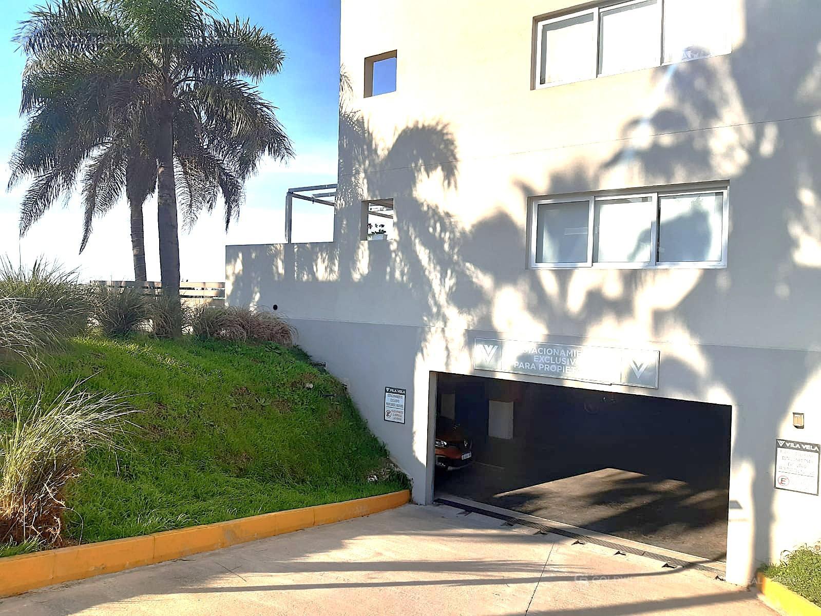 ENTRADA GARAGE