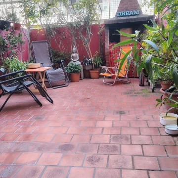 DEPARTAMENTO 4 AMBIENTES CON TERRAZA PROPIA Y AMPLIO ESPACIO INDEPENDIENTE CON BANO