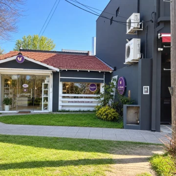 Alquiler Hermoso local en esquina con estacionamiento San Isidro