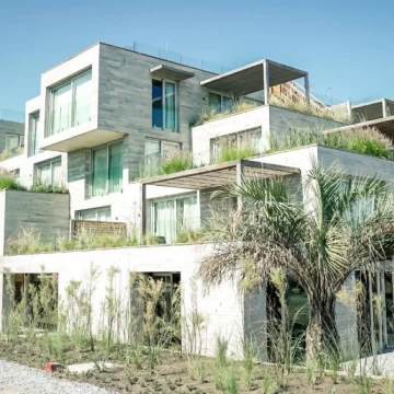 Penthouse en Casa Grande, La Juanita – terraza privada con Jacuzzi y servicios de hotel