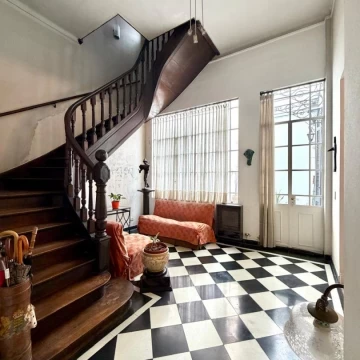 CASA EN VENTA EN FLORES