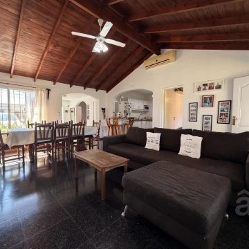 Casa en Venta en José Leon Suarez - Lote 8.66 mts x 32 mts. tres ambientes.