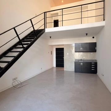 Departamento en VENTA en segundo piso con gran orientación - Ayres Vila