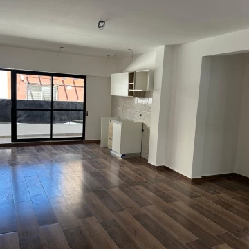 Departamento de 1 dormitorio a estrenar con patio en Rosario - centro