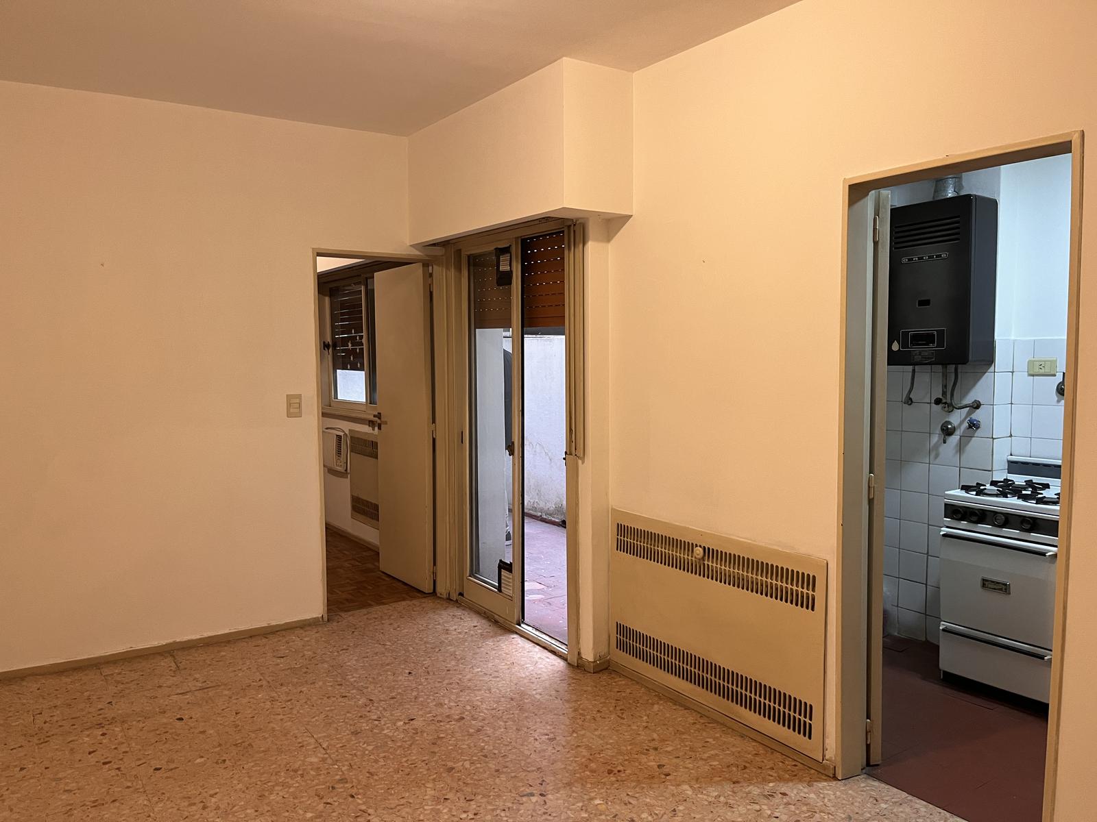 Venta Departamento 2 amb con patio Recoleta a refaccionar - IDEAL INVERSOR - Principal
