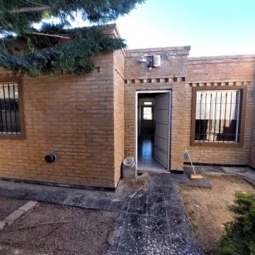 Venta de Casa 3 AMBIENTES en B° CALAFATE, LAS HERAS