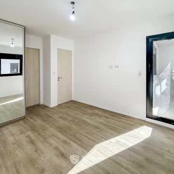 1789571614.jpg