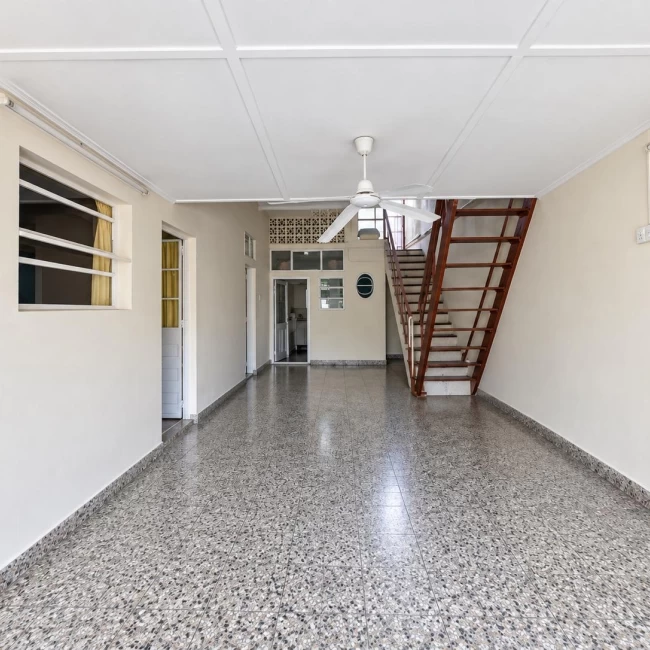Venta Lote 4 ambientes a remodelar con terraza en Parque Chas