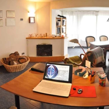 VENTA CASA VALLE HERMOSO 10 DORMITORIOS  APTA EMPRENDIMIENTO