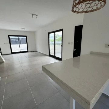 Venta de Duplex de 3 ambientes en Pacheco / Benavidez