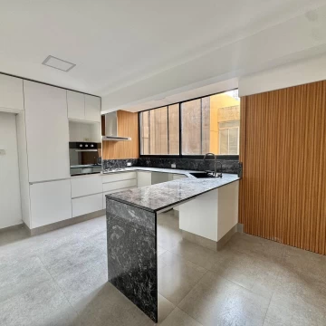 Semipiso en venta en Peatonal Sarmiento, 145 m², 3 dormitorios, terraza y reciclado a nuevo