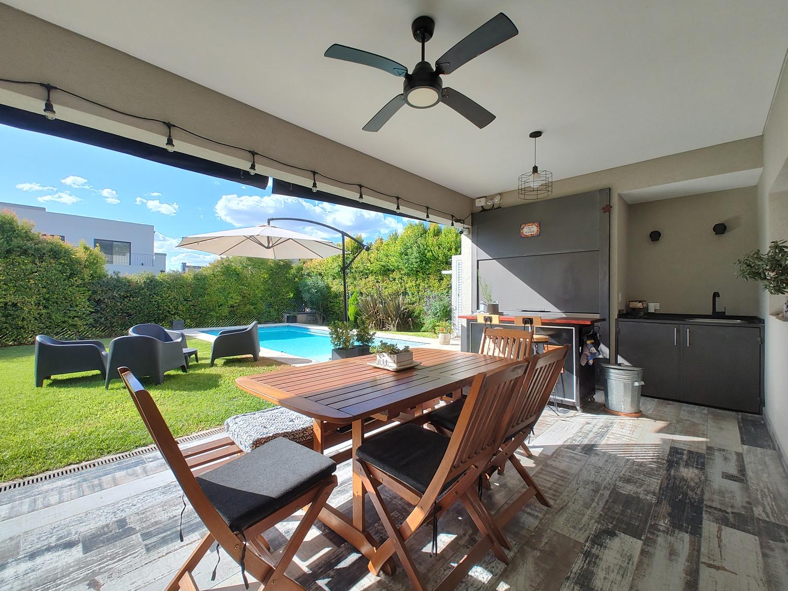 Casa 4 AMB en VENTA APTO CREDITO, Barrio Privado Los Olivares - Principal