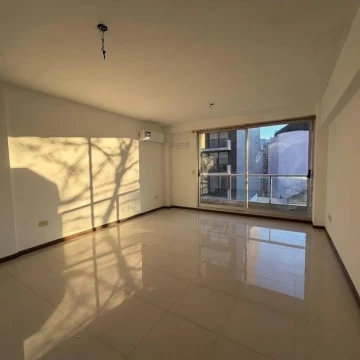 Monoambiente con balcón al frente Villa Urquiza