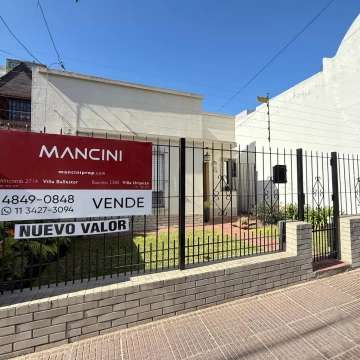 Casa en venta de 4 ambientes con fondo libre - Villa Ballester
