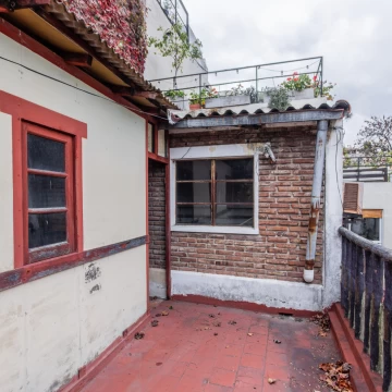 Venta. PH 4 ambie. Terraza. Patio. Para refaccionar totalmente. Colegiales