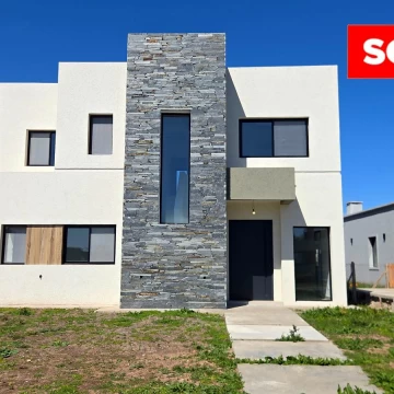 Casa a estrenar 4 ambientes en Pilar del este