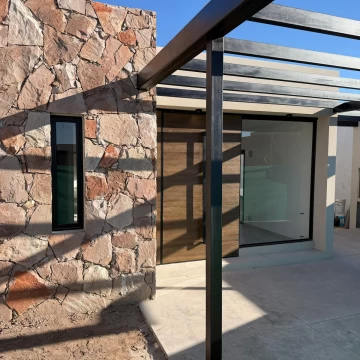 Casa en venta en Barrio Privado Terrazas Park, Lujan De Cuyo, 3 dormitorios, jardín y una planta.