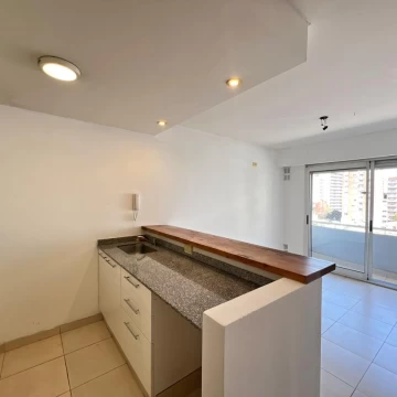 Departamento en alquiler 1 dormitorio Rosario Barrio Echesortu luminoso con balcón y parrillero