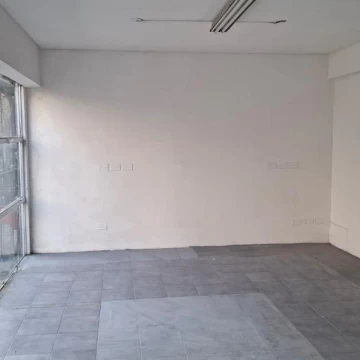 Alquiler Local Comercial con Oficinas en Balvanera - CABA