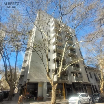 Departamento 2 dormitorios todo al frente zona céntrica