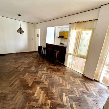 ¡Excelente Oportunidad en Barrio Martín! Impecable semipiso de 1 dormitorio