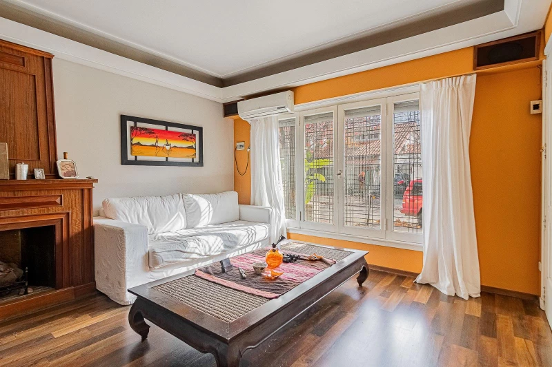 VENTA • OLIVOS • CASA • 6 AMBIENTES • 3 COCHERAS