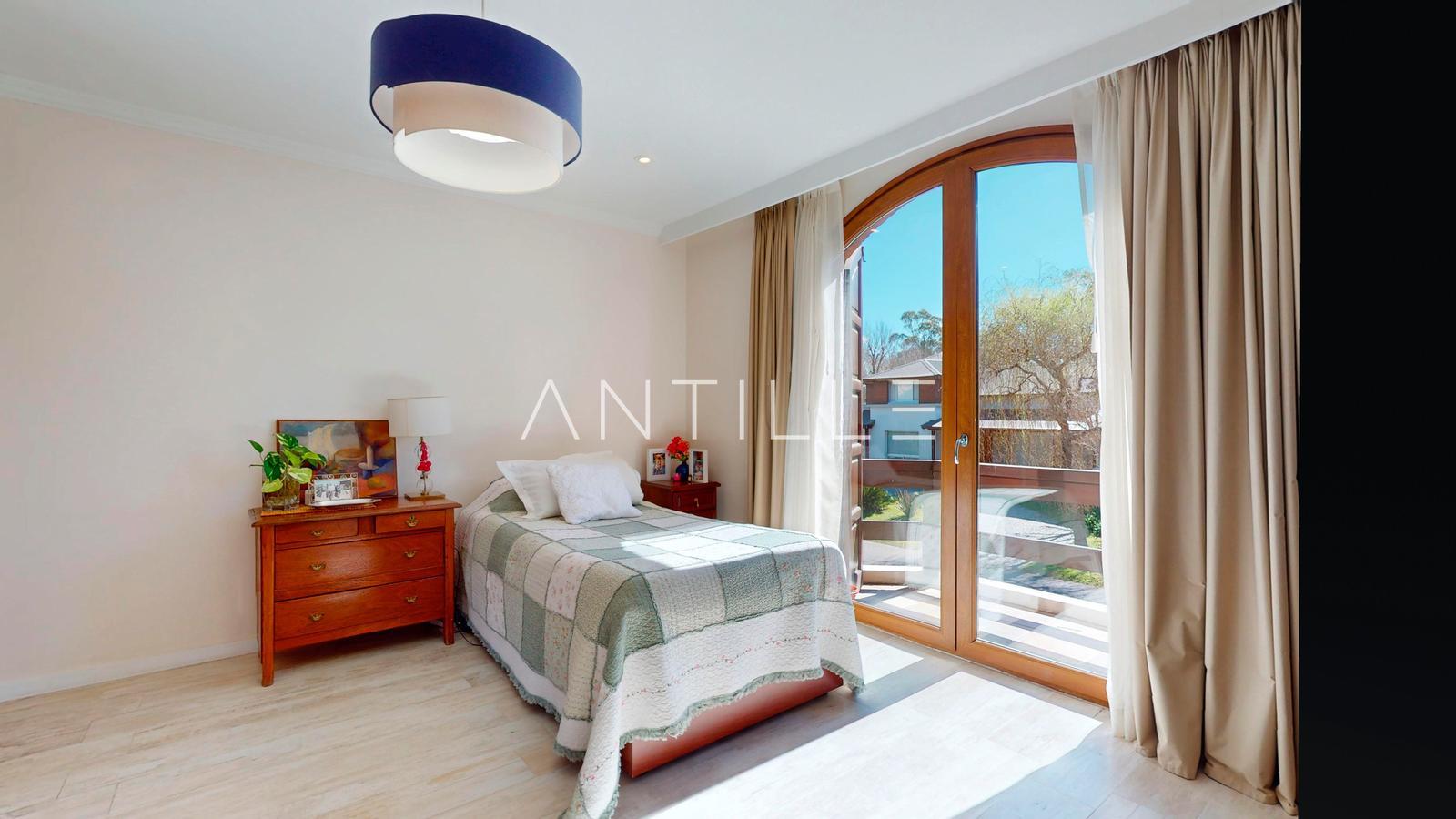 DOMRITORIO CASA EN VENTA EN ABRIL CLUB DE CAMPO, HUDSON