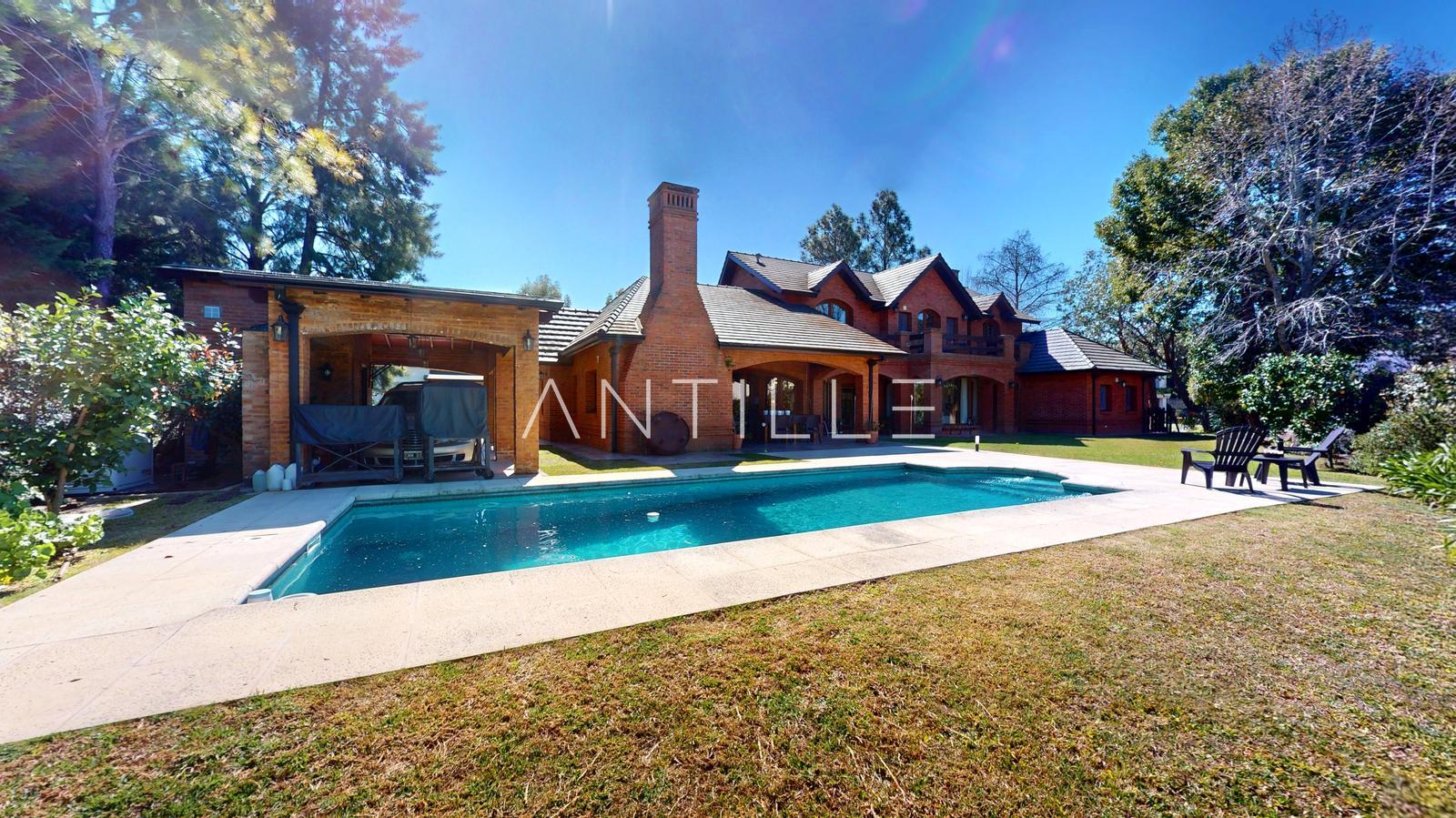 PILETA CASA EN VENTA EN ABRIL CLUB DE CAMPO, HUDSON