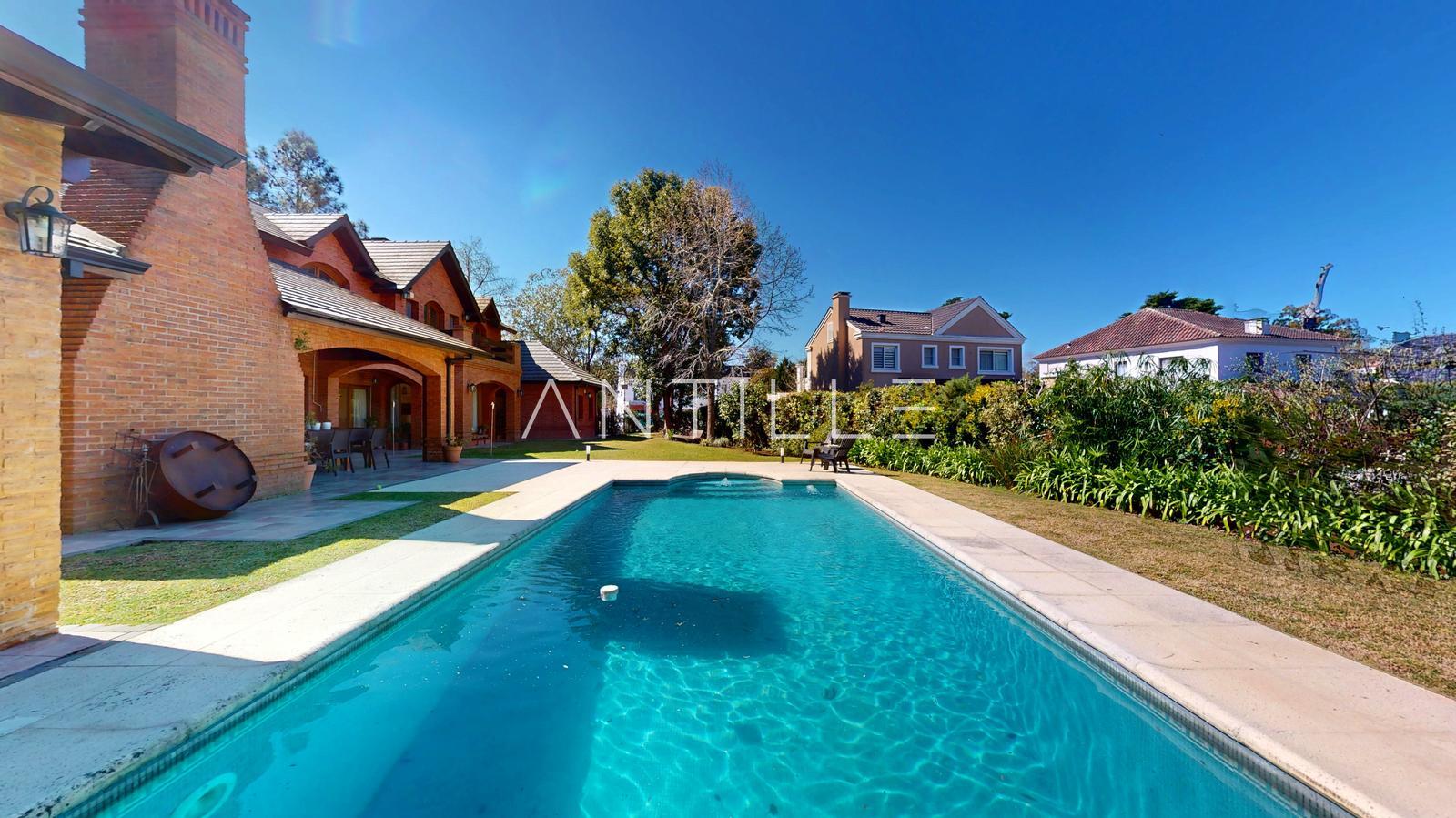 PILETA CASA EN VENTA EN ABRIL CLUB DE CAMPO, HUDSON
