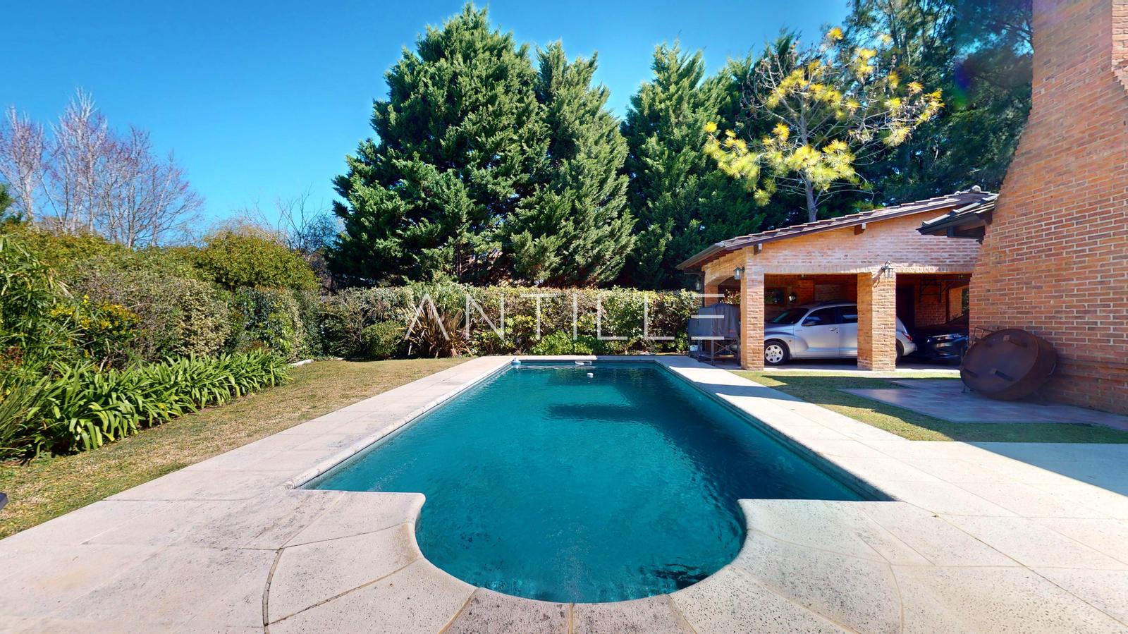PILETA CASA EN VENTA EN ABRIL CLUB DE CAMPO, HUDSON